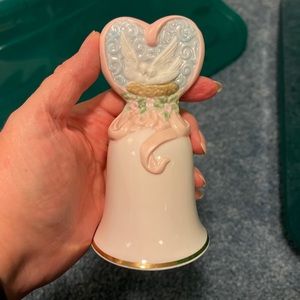 💖 Vintage Collectable Ceramic Love Birds Avon bell from 1995 💖 pre-owned